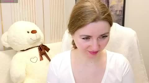 Sofia online show from April 18, 1:07 am