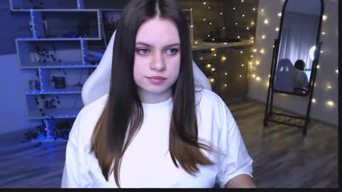 sofiarayan online show from April 12, 7:40 pm