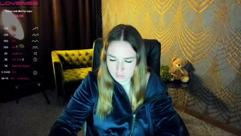 sofii_darling online show from April 19, 4:41 pm