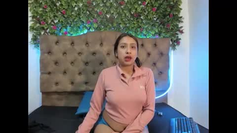 sofiia_cutte_ online show from April 20, 6:11 pm