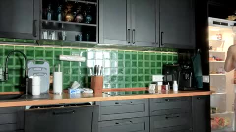 Bella online show from March 8, 4:27 am