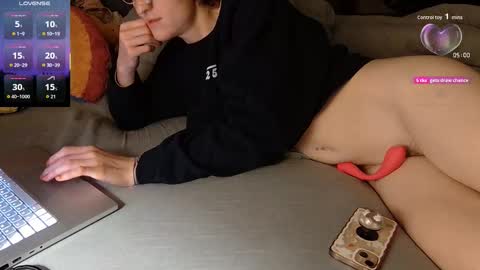 solaya papaya  jordan theythem online show from November 19, 9:08 am