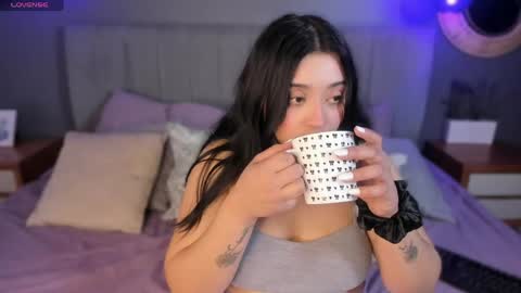solo_brattdoll online show from May 29, 1:20 pm