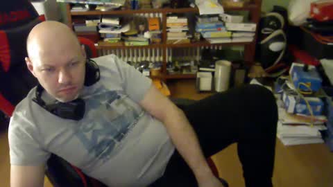 Tom online show from March 9, 1:04 am