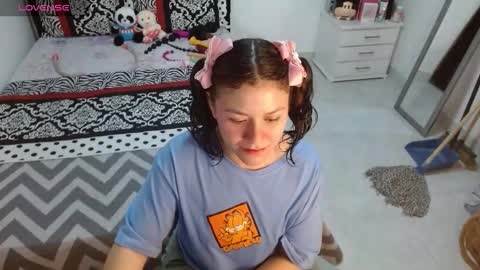 sonialatin69 online show from October 7, 12:45 pm