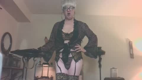 Silicone Sonja. online show from December 2, 7:19 am