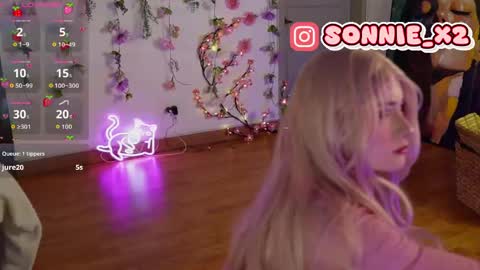 Sonnie online show from April 15, 2:53 pm