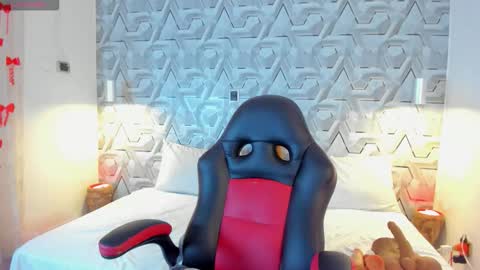 sophie online show from February 5, 7:12 am