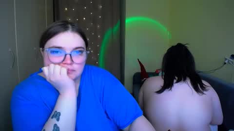 sophia__olsen online show from December 14, 10:21 am