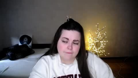 sophia__olsen online show from April 3, 6:09 am