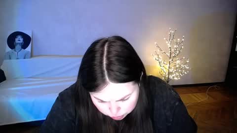 sophia__olsen online show from June 5, 6:08 am
