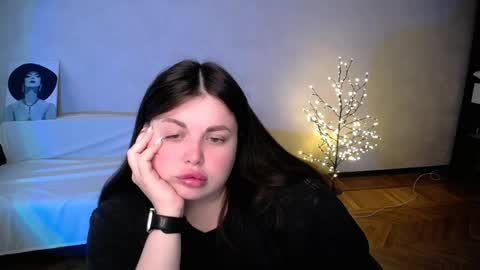 sophia__olsen online show from June 5, 6:52 am