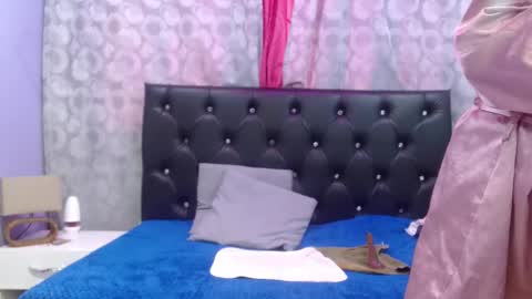     SOPHIA      online show from February 13, 9:06 pm