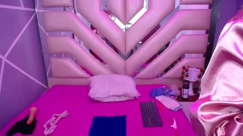     SOPHIA      online show from February 21, 8:38 pm