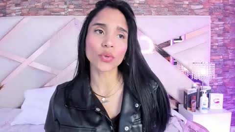 Snapshot of sophiaa_paris chatting on October 12, 3:54 am Sophia Paris online show from October 12, 3:54 am