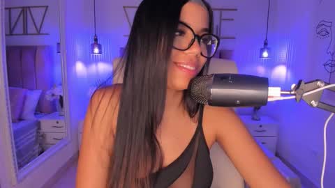 Sophie Hill  online show from November 13, 9:39 pm