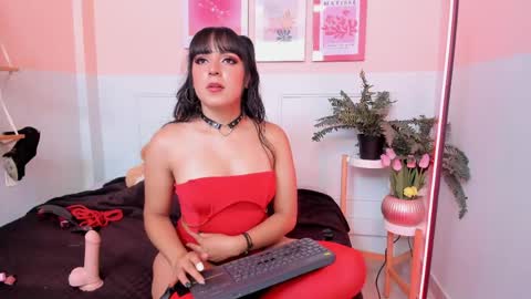 Sophie  online show from May 15, 4:25 pm
