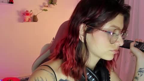 Snapshot of sophie_dolly_ chatting on January 28, 8:36 pm sophie doll online show from January 28, 8:36 pm