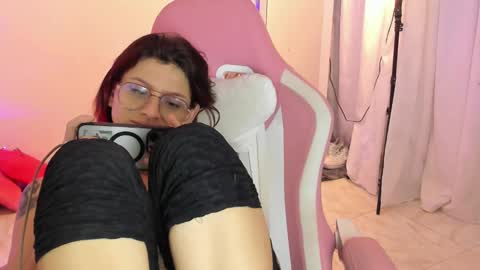 Snapshot of sophie_dolly_ chatting on January 24, 6:57 am sophie doll online show from January 24, 6:57 am