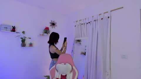 Snapshot of sophie_dolly_ chatting on December 6, 8:12 pm sophie doll online show from December 6, 8:12 pm