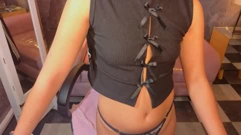 sophie_jones_b online show from May 8, 1:50 pm