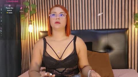sophie_new25 online show from September 18, 12:31 pm