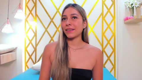 Sophie online show from April 16, 4:07 pm