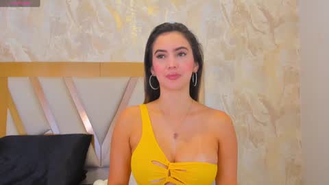 Sophie online show from February 8, 1:44 pm