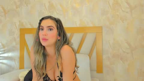 Sophie online show from April 17, 4:09 pm