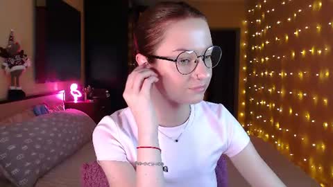 sophieleroux online show from July 26, 8:28 pm