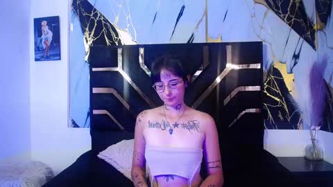 sophieesmithcs online show from March 21, 9:19 pm