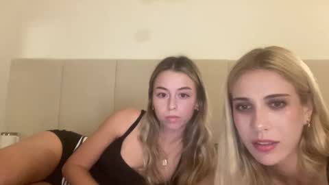 sophiexbree online show from November 7, 3:42 am