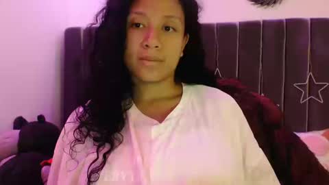 Snapshot of sophiia_dreams chatting on September 22, 11:20 pm Sophia this is not my real name online show from September 22, 11:20 pm