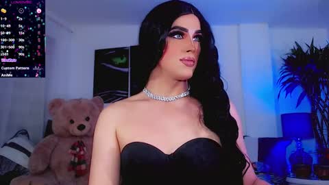 Sophie Sweet online show from October 3, 4:32 am