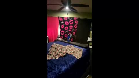 Soph online show from March 1, 10:14 pm