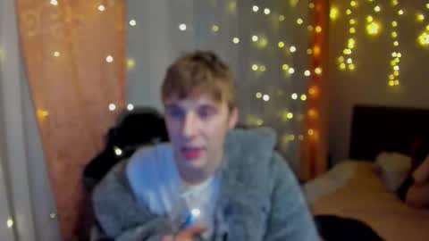 sosaguillypleasure online show from December 5, 7:22 pm