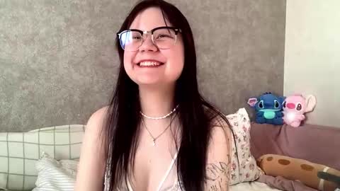 lily online show from October 17, 5:44 am