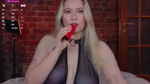 soulmeinme online show from October 31, 8:20 pm