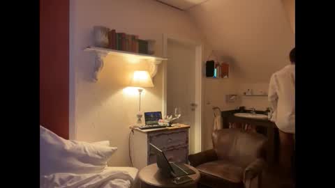 Litchie69 online show from December 4, 10:13 pm