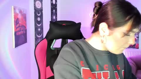 Jennie online show from April 19, 12:06 pm