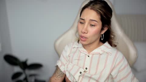 brisa  s online show from December 10, 6:49 pm