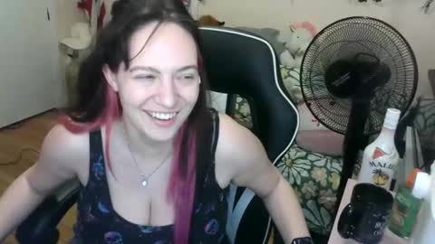 Snapshot of spawnofademon chatting on January 1, 8:13 am spawnofademon online show from January 1, 8:13 am