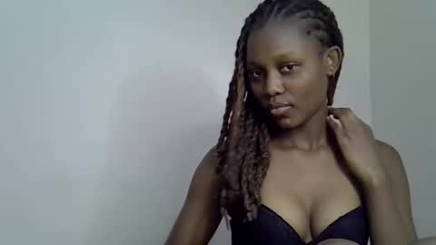 Tashy online show from November 18, 7:06 pm