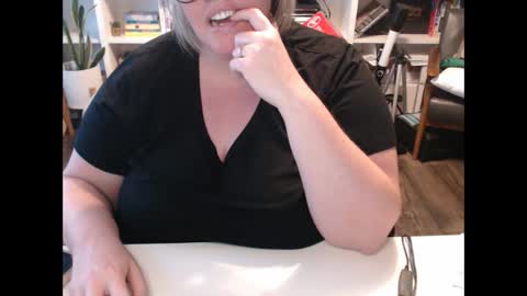 Messi Jessi online show from December 9, 5:52 pm