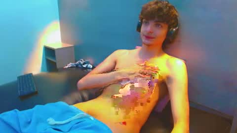 ethan online show from December 17, 3:08 pm