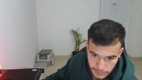 Vic online show from November 28, 9:44 pm