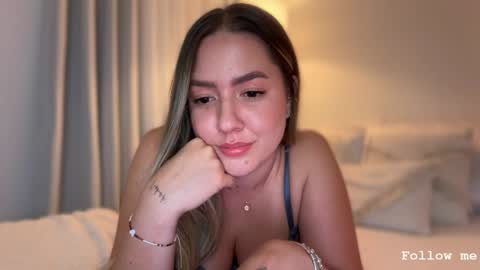 Sophie 3 online show from May 21, 12:50 am
