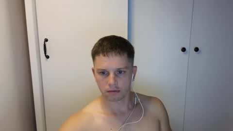 st1vemaster01 online show from September 24, 3:52 pm