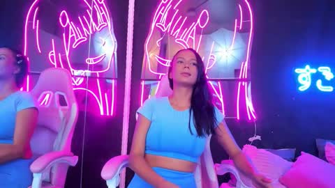 staarlightt online show from October 14, 9:40 pm