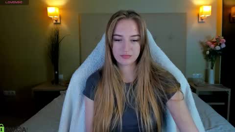 Stacy Mon Tue Wed Thu Fri Sun GMT GMT 3 1000am - 0400pm  online show from February 19, 10:25 am